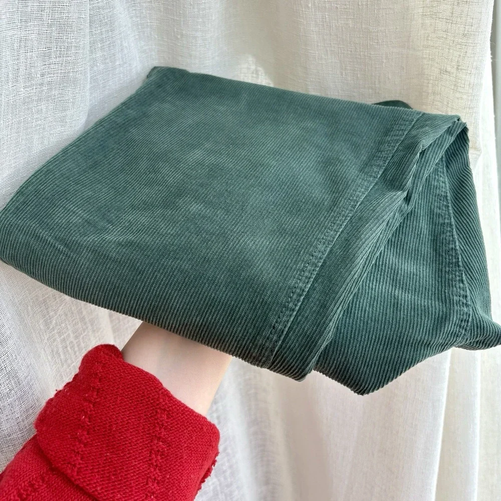 American Eagle Outfitters green‎ corduroy Mom Jean high rise pants
